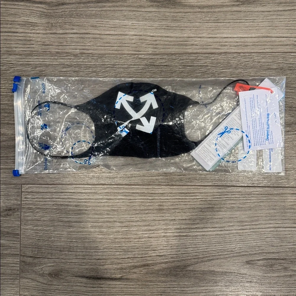 OFF-WHITE Arrow Simple Logo Black And White Mask Size Large/Extra Large